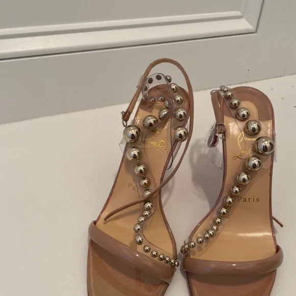 Christian Louboutin - Picture 4 of 6